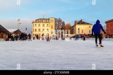 Ungarn, Gyor City, fantastischer weihnachtsmarkt in Westungarn. Der Adventmarkt der Stadt Gyor ist auch in Österreich und der Slowakei berühmt. Schöne helle Pai Stockfoto