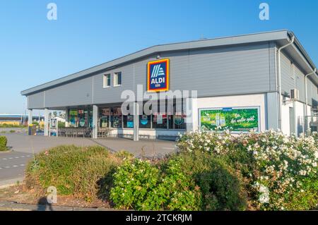 Hanau, Deutschland - 25. Juni 2023: Aldi Sud Markt in Deutschland. Stockfoto