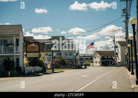 HAMPTON, NH, USA - AUG. 18. 2014: Historische Gebäude am Wasser an der Ecke Ocean Boulevard. Hochwertige Fotos Stockfoto