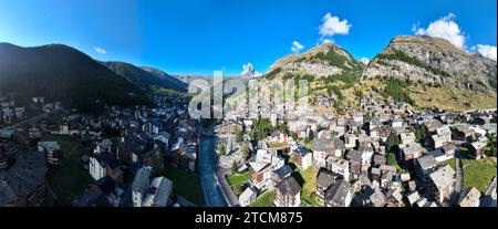 Stadt Zermatt und das Matterhorn Antenne Panoramablick in dem Kanton Wallis in der Schweiz Stockfoto