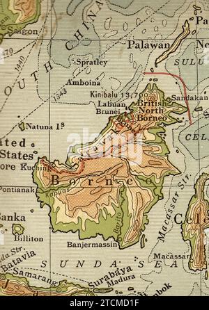 Alte geographische Karte in Sepia mit Borneo. Stockfoto