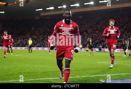 Emmanuel Latte Lath von Middlesbrough feiert das erste Tor ihrer Mannschaft während des Spiels der Sky Bet Championship im Riverside Stadium. Middlesbrough. Bilddatum: Mittwoch, 13. Dezember 2023. Stockfoto