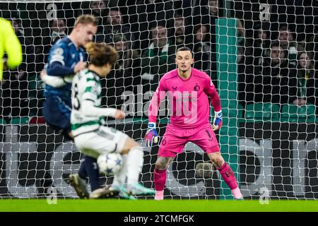 Glasgow, Großbritannien. Dezember 2023. Glasgow - Feyenoord-Keeper Justin Bijlow während der sechsten Etappe der UEFA Champions League zwischen Celtic und Feyenoord im Celtic Park am 13. Dezember 2023 in Glasgow, Schottland. Credit: Box to Box Pictures/Alamy Live News Stockfoto