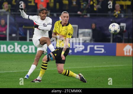 Dortmund, Deutschland, 13. Dezember 2023. Bradley Barcola Gruppenspiel der UEFA Champions League zwischen Borussia Dortmund und Paris Saint-Germain, 13. Dezember 2023 in Dortmund. *** Lokaler Titel *** Credit: MAXPPP/Alamy Live News Stockfoto