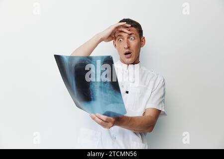 Mann Pflege Erwachsener Arzt Hintergrund Krankenhaus Person medizinische professionelle Medizin Mann Gesundheit Gesundheit Klinik Stockfoto