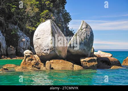 Split Apple Rock, Abel Tasman National Park, Tasman, Südinsel, Neuseeland Stockfoto