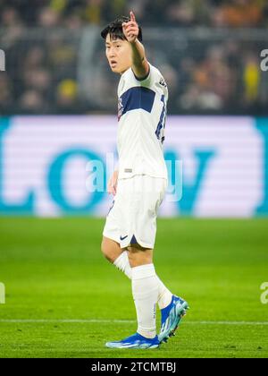 Dortmund, Deutschland. Dezember 2023. DORTMUND, DEUTSCHLAND - 13. DEZEMBER: Lee Kang-in von Paris Saint-Germain geübt während des Spiels der UEFA Champions League Gruppe F zwischen Borussia Dortmund und Paris Saint-Germain im Signal Iduna Park am 13. Dezember 2023 in Dortmund (Foto: Rene Nijhuis/BSR Agency) Credit: BSR Agency/Alamy Live News Stockfoto