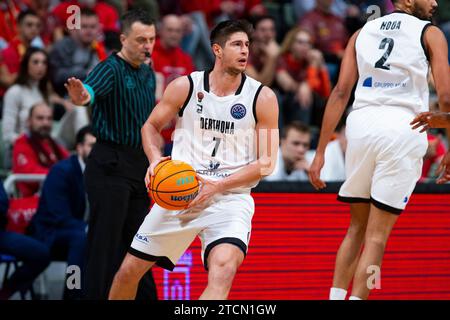 Murcia, Spanien. Dezember 2023. LEONARDO CANDI SPIELER GUARD ITALIEN VON BERTRAM DERTHONA TORTONA WÄHREND DES SPIELS, UCAM MURCIA CB gegen BERTRAM Derthona Tortona Basketball Champions League, Gruppe h, Murcia Sports Palace, Region Murcia, 14. Dezember, 2023 Credit: Pascu Méndez/Alamy Live News Stockfoto