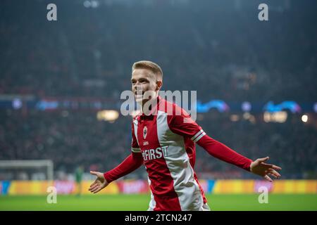 Antwerpen, Belgien. Dezember 2023. Arthur Vermeeren aus Antwerpen feiert am 13. Dezember 2023 im Bosuilstadion in Antwerpen, Belgien, ein Torschuss beim Spiel der UEFA Champions League Gruppe H zwischen Antwerpen und dem FC Barcelona (Foto: Andrew SURMA/ Credit: SIPA USA/Alamy Live News) Stockfoto