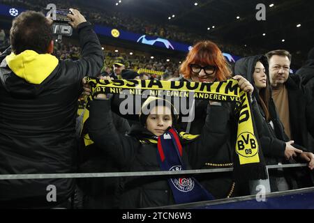 DORTMUND - Borussia Dortmund beim Spiel der UEFA Champions League Gruppe F zwischen Borussia Dortmund und Paris Saint-Germain im Signal Iduna Park am 13. Dezember 2023 in Dortmund. ANP | Hollandse Hoogte | Bart Stoutjesdijk Stockfoto