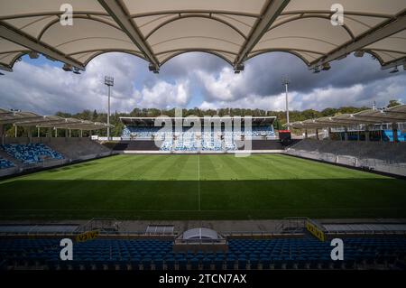 Herbstlicher Panoramablick auf das Ludwigsparkstadion, Heimstadion für 1 Person. FC Saarbrücken. Saarbrücken, Saarland, Deutschland - Oktober 2023 Stockfoto