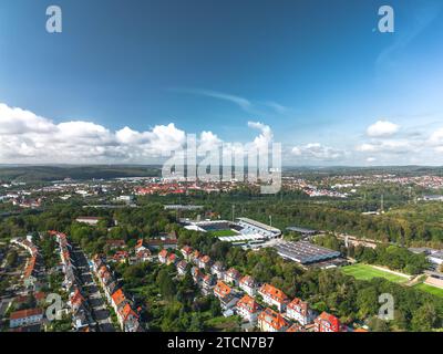 Herbstlicher Panoramablick auf das Ludwigsparkstadion, Heimstadion für 1 Person. FC Saarbrücken. Saarbrücken, Saarland, Deutschland - Oktober 2023 Stockfoto