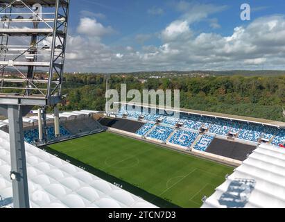 Herbstlicher Panoramablick auf das Ludwigsparkstadion, Heimstadion für 1 Person. FC Saarbrücken. Saarbrücken, Saarland, Deutschland - Oktober 2023 Stockfoto