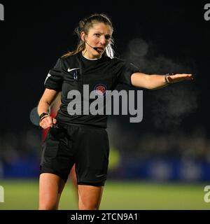 Liverpool, Großbritannien. Dezember 2023. Schiedsrichterin Melissa Burgin, während des FA Women's League Cup Matches Everton Women vs Liverpool Women im Walton Hall Park Stadium, Liverpool, Vereinigtes Königreich, 13. Dezember 2023 (Foto: Cody Froggatt/News Images) in Liverpool, Vereinigtes Königreich am 13. Dezember 2023. (Foto: Cody Froggatt/News Images/SIPA USA) Credit: SIPA USA/Alamy Live News Stockfoto