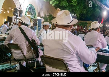 Merida Mexico, zentrales historisches Zentrum, Parque de Santa Lucia Park, Serenata Yucateca Event Publikum Publikum, Maya Maya Einfluss, Yucate Stockfoto