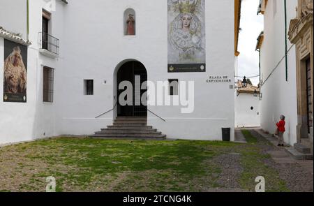 Córdoba, 20.04.2020. Plaza de Capuchinos mit dem Christus der Laternen, mit Vegetation auf dem Boden, aufgrund der Eindämmung des Coronavirus. Foto: Valerio Merino ARCHCOR. Quelle: Album / Archivo ABC / Valerio Merino Stockfoto