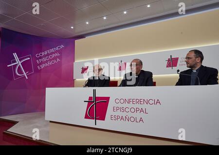 Madrid, 03.03.2020. Pressekonferenz des neu gewählten Präsidenten der Bischofskonferenz, Juan José Omella, in Begleitung des scheidenden Präsidenten, Ricardo Blázquez und José Gabriel Vera. Foto: Guillermo Navarro. ARCHDC. Quelle: Album / Archivo ABC / Guillermo Navarro Stockfoto