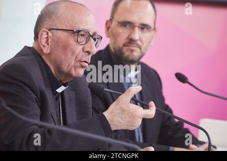 Madrid, 03.03.2020. Pressekonferenz des neu gewählten Präsidenten der Bischofskonferenz, Juan José Omella, in Begleitung des scheidenden Präsidenten, Ricardo Blázquez und José Gabriel Vera. Foto: Guillermo Navarro. ARCHDC. Quelle: Album / Archivo ABC / Guillermo Navarro Stockfoto