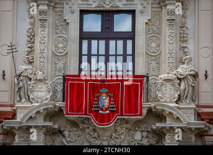 Sevilla, 27.04.2020. 45 Tage Gefangenschaft durch das Coronavirus. Balkon des Erzbistums Sevilla. Foto: Raúl Doblado ARCHSEV. Quelle: Album / Archivo ABC / Raúl Doblado Stockfoto