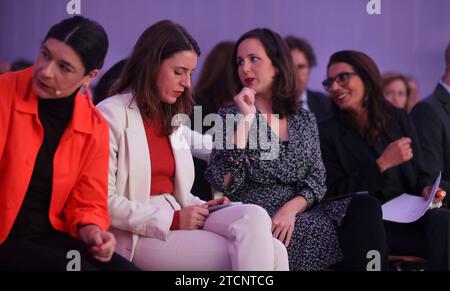 Madrid, 16.11.2022. Minister Ione Belarra eröffnet zusammen mit dem Sonderbeauftragten des Generalsekretärs der Vereinten Nationen für Gewalt gegen Kinder, Najat Maalla M'jid, in Anwesenheit von Ministerin Irene Montero die Präsentationsveranstaltung der "Strategie zur Beseitigung von Gewalt gegen Kinder und Jugendliche", im Casa del Lector. Foto: Jaime García. ARCHDC. Quelle: Album / Archivo ABC / Jaime García Stockfoto