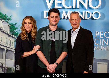 Madrid, 12.12.2022. Ritz Hotel. Präsentation des Films "der schlechteste Nachbar der Welt". Die Protagonisten Tom Hanks, Mariana Treviño, Rachel Keller und Truman Hanks sind dabei. Regisseur Marc Foster und Hanks' Produzentin und Ehefrau Rita Wilson. Foto: Guillermo Navarro. ARCHDC. Quelle: Album / Archivo ABC / Guillermo Navarro Stockfoto