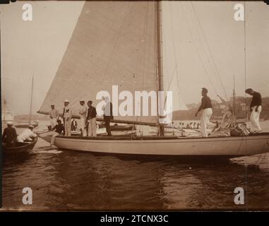 09/01/1906. Don Alfonso XIII. „Yachtman“. Der König im Schaluppenkostüm an Bord der Giraldilla. Quelle: Album / Archivo ABC / Asenjo Stockfoto