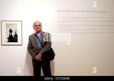 05/19/2003. Madrid. 20.05.03. Filmregisseur und Fotograf Carlos Saura bei der Pressekonferenz für seine Fotoausstellung in der Baracke Conde Duque. Foto: José Luis Álvarez. Quelle: Album / Archivo ABC / José Luis Álvarez Stockfoto