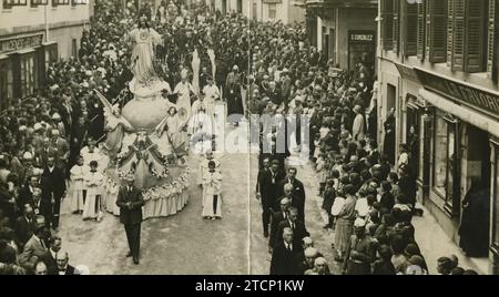 Santander Juni 1924. Prozession des Heiligen Herzens Jesu. Das Heilige Bild, wie es durch die Straßen der Stadt geht. Quelle: Album / Archivo ABC / Duomarco Stockfoto