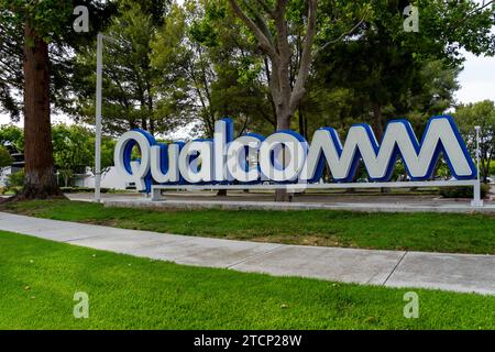 Nahaufnahme des Qualcomm Bodenschilds in ihrem Silicon Valley Büro in Santa Clara, USA Stockfoto