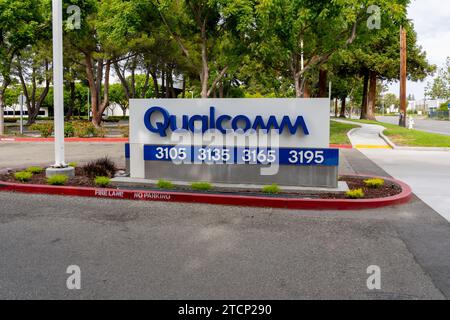 Nahaufnahme des Qualcomm Bodenschilds in ihrem Silicon Valley Büro in Santa Clara, USA Stockfoto