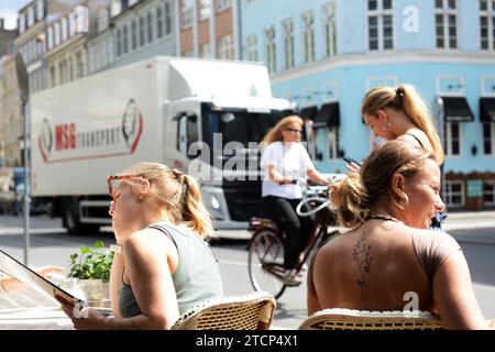 Die pulsierende Mojoe Kitchen & Bar in Gothersgade, Kopenhagen, Dänemark. Stockfoto