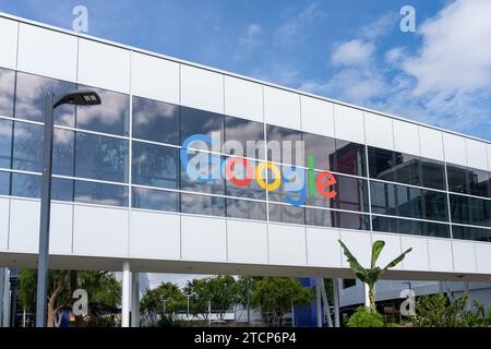 Nahaufnahme des Google-Logozeichens am Gebäude in Mountain View, Kalifornien, USA Stockfoto
