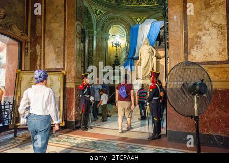 Wachen im Mausoleum von General san martin in der Kathedrale der heiligen dreifaltigkeit. Die wichtigste katholische Kirche. plaza de Mayo. buenos aires Stockfoto