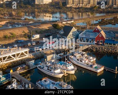 Oceanside California Harbor mit Drohne Stockfoto