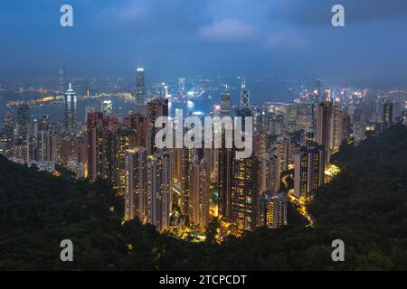 Nachtansicht von hongkong vom Victoria Peak in china Stockfoto