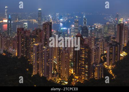 Nachtansicht von hongkong vom Victoria Peak in china Stockfoto