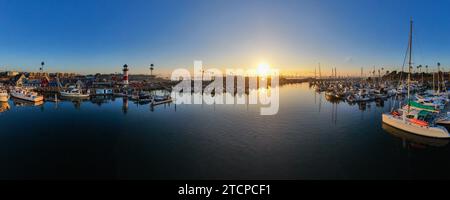 Oceanside California Harbor mit Drohne Stockfoto