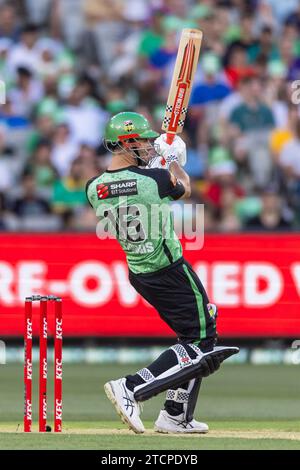 Melbourne, Australien. Dezember 2023. Melbourne Stars Captain Marcus Stoinis zieht beim KFC Big Bash League (BBL13) T20 Spiel zwischen Melbourne Stars und Perth Scorchers auf dem Melbourne Cricket Ground. Quelle: Santanu Banik/Alamy Live News Stockfoto