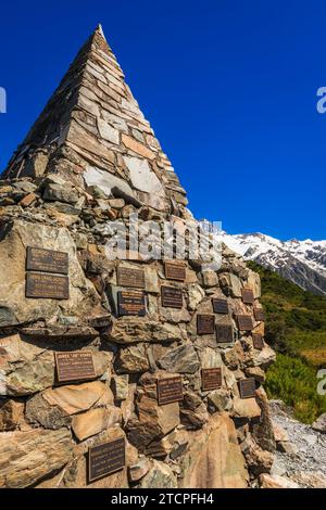 Denkmal für die Toten im Park, Aoraki Mount Cook National Park, South Island, Neuseeland Stockfoto