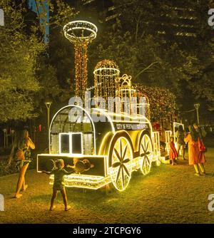 Der Vintage Christmas Train ist Teil der festlichen Dekoration in Perth in Western Australia. Stockfoto