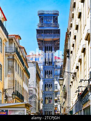 Niedriger Blick auf den Lift von Santa Justa, Lissabon, Portugal Stockfoto