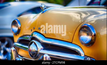 Frontal Close Up View  of a Classic 1949 Ford Custom Automobile Stockfoto