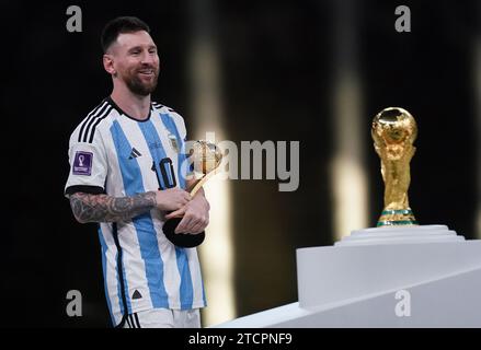 Dateifoto vom 18.12.2022 des argentinischen Stars Lionel Messi, der den Preis für den besten Spieler der Männer bei den Best FIFA Awards gewann. Ausgabedatum: Donnerstag, 14. November 2023. Stockfoto