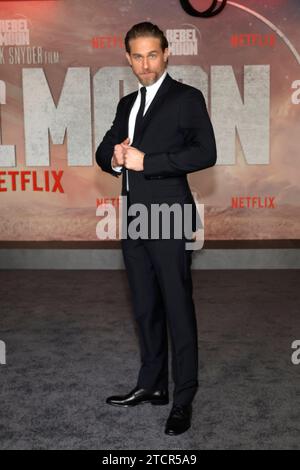 HOLLYWOOD, KALIFORNIEN - 13. DEZEMBER: Charlie Hunnam bei der LA Premiere von Rebel Moon - Teil 1: A Child of Fire am 13. Dezember 2023 im TCL Chinese Theatre in Hollywood Kalifornien. Copyright: XFayexSadoux Stockfoto