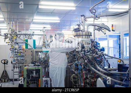 Pressetour im Rahmen von SPIN2030, einer Kampagne, um die Vielfalt, Exzellenz und Attraktivität des Wissenschaftszentrums Sachsen hervorzuheben: Nanoelektronik Stockfoto