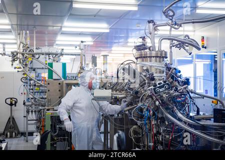Pressetour im Rahmen von SPIN2030, einer Kampagne, um die Vielfalt, Exzellenz und Attraktivität des Wissenschaftszentrums Sachsen hervorzuheben: Nanoelektronik Stockfoto