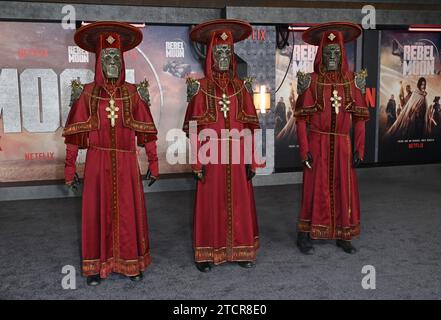 Los Angeles, USA. Dezember 2023. LOS ANGELES, USA. 13. Dezember 2023: Charaktere bei der Premiere von Rebel Moon - Teil 1: Ein Kind des Feuers im TCL Chinese Theatre. Bildnachweis: Paul Smith/Alamy Live News Stockfoto