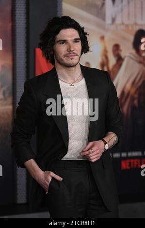 Los Angeles, USA. Dezember 2023. LOS ANGELES, USA. 13. Dezember 2023: FRA Fee bei der Premiere von Rebel Moon - Part One: A Child of Fire im TCL Chinese Theatre. Bildnachweis: Paul Smith/Alamy Live News Stockfoto