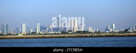 Die moderne Skyline von Sharjah, VAE. Stockfoto