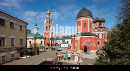 Gebiet des Vysokopetrowski-Klosters (hohes Kloster St. Peter). Moskau, Russland. Stockfoto